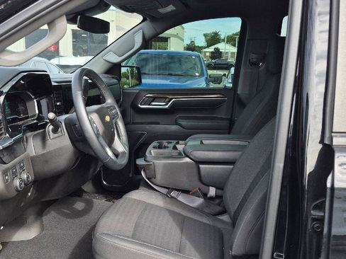 Used 2023 Chevrolet Silverado 1500 LT AWD/4WD image 7