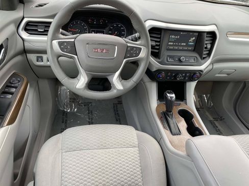 Used 2017 GMC Acadia SLE FWD image 10