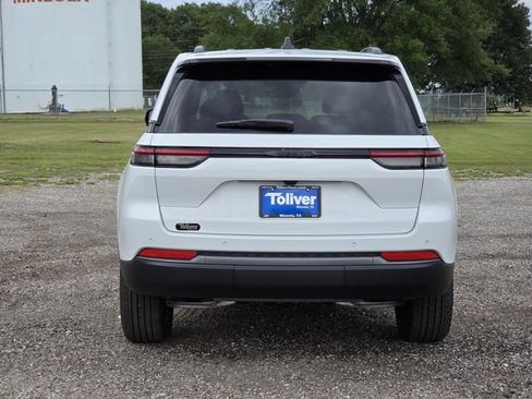 New 2026 Jeep Grand Cherokee Altitude RWD image 5