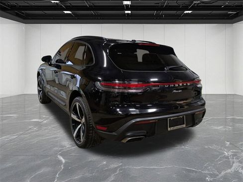 Used 2022 Porsche Macan w/ Premium Package Plus image 3