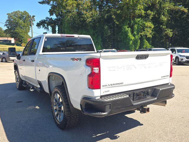 Used 2022 Chevrolet Silverado 2500 Custom w/ Custom Value Package AWD/4WD image 3