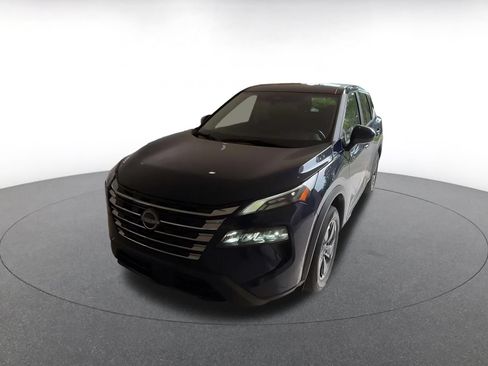 Used 2026 Nissan Rogue SV FWD image 6
