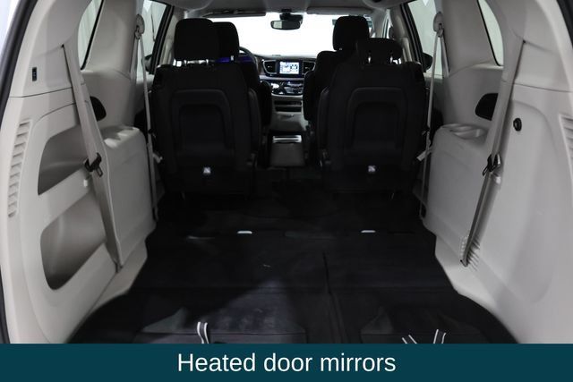 Used 2023 Chrysler Voyager LX FWD image 14