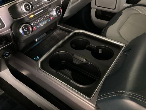 Used 2022 Ford F250 Limited image 18