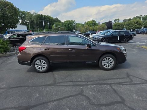 Used 2019 Subaru Outback 2.5i Premium AWD/4WD image 9