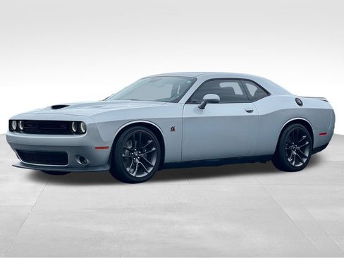 Used 2021 Dodge Challenger R/T Scat Pack RWD image 3