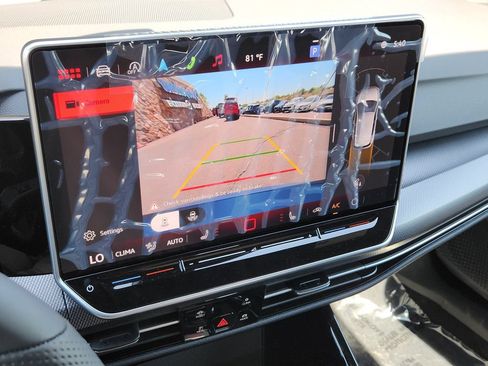 New 2026 Volkswagen GTI SE FWD image 8