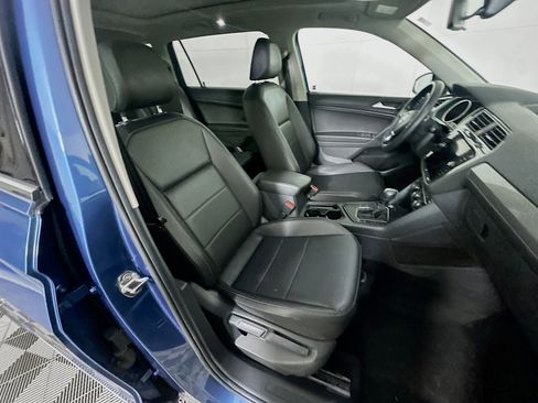 Used 2020 Volkswagen Tiguan SE image 28