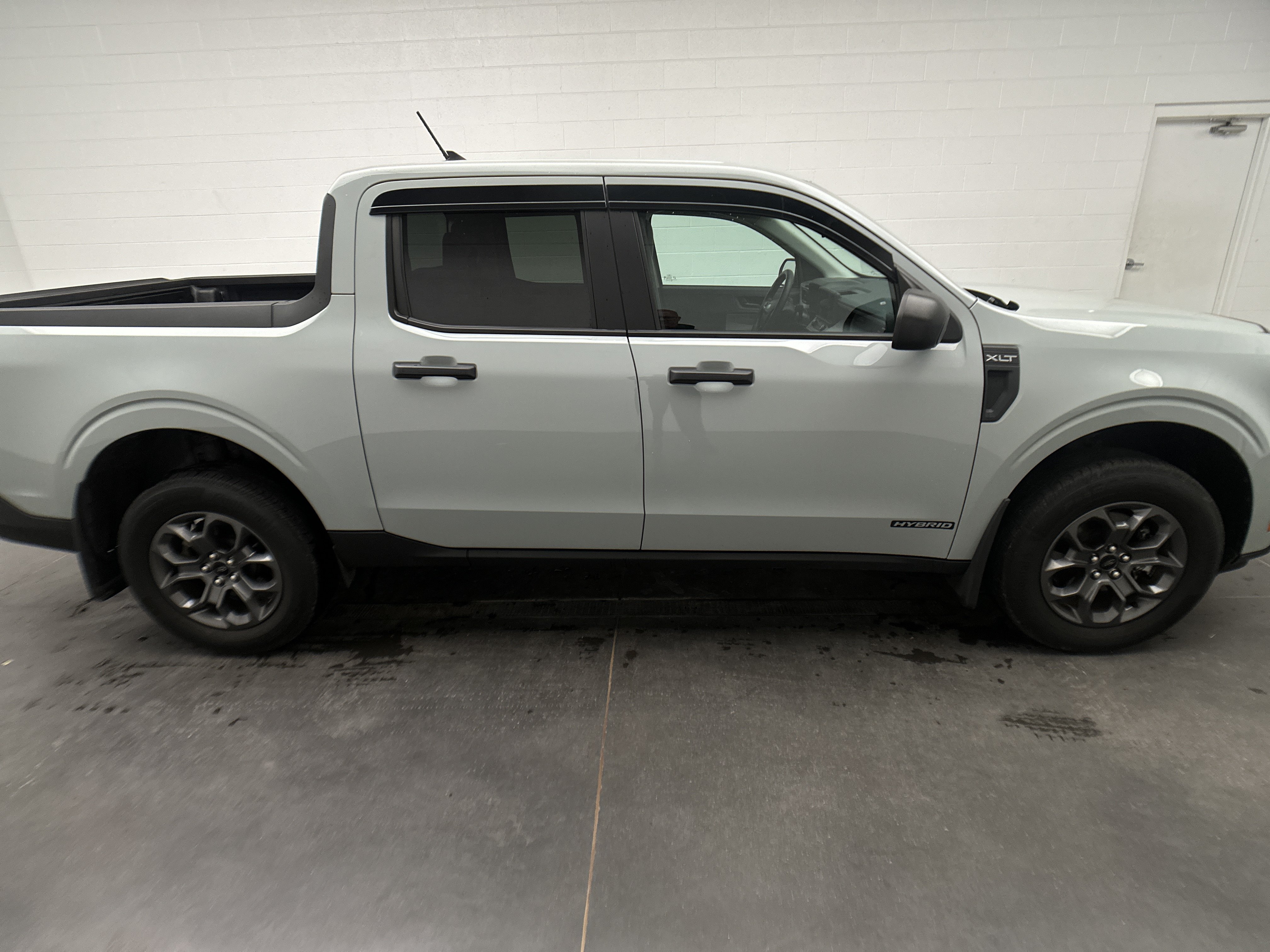 Used 2024 Ford Maverick XLT FWD image 11
