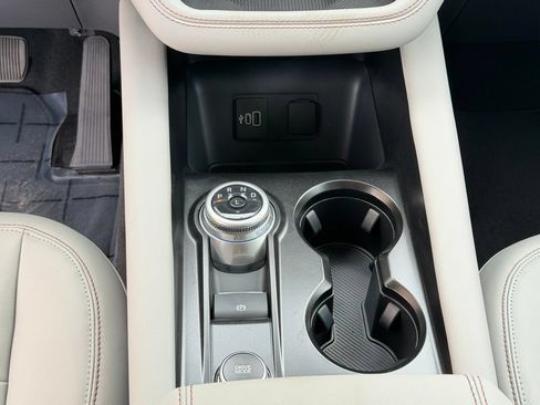 New 2026 Ford Explorer Active w/ Active Comfort Package RWD image 32