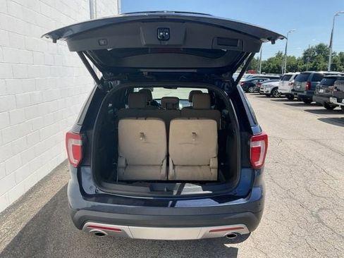 Used 2016 Ford Explorer Limited w/ Equipment Group 301A FWD image 12