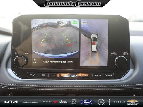 Used 2023 Nissan Rogue SL w/ SL Premium Package image 17