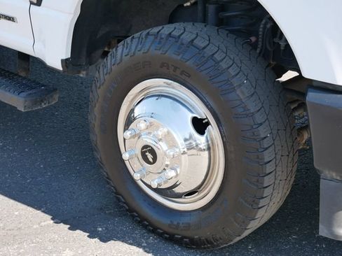 Used 2023 Ford F350 XL AWD/4WD image 9