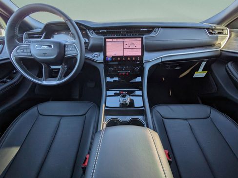 New 2025 Jeep Grand Cherokee L Limited w/ Luxury Tech Group II image 15