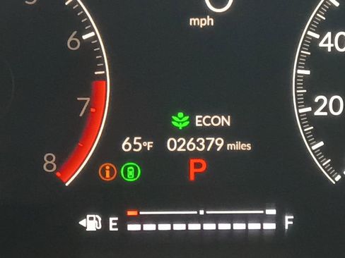 Used 2025 Honda Civic Sport image 2