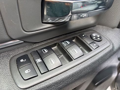 Used 2022 RAM 1500 Classic SLT w/ Electronics Group image 17