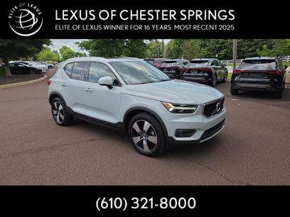Used 2021 Volvo XC40 T5 Momentum w/ Premium Package