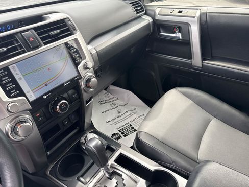 Used 2022 Toyota 4Runner SR5 Premium w/ Moonroof Package AWD/4WD image 25