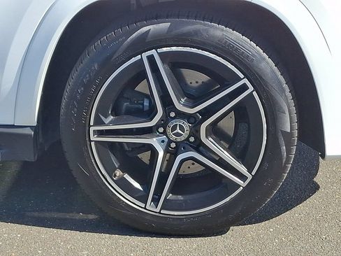 Used 2024 Mercedes-Benz GLS 450 4MATIC image 8