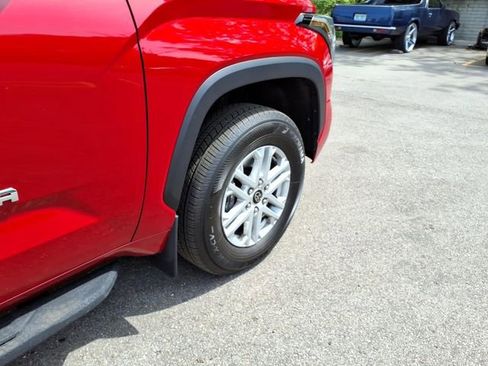 Certified 2022 Toyota Tundra SR5 w/ SR5 Convenience Package AWD/4WD image 11