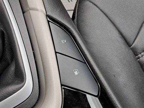 Used 2014 Ford Fusion Energi SE image 19