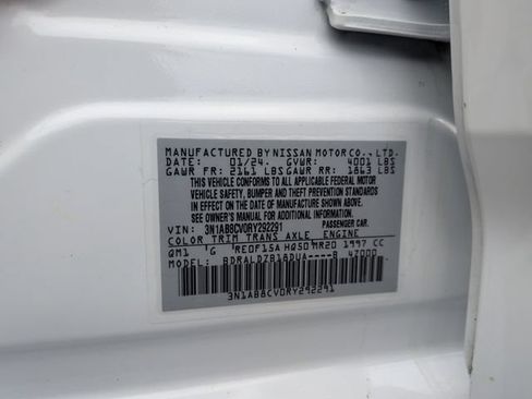 Used 2024 Nissan Sentra SV FWD image 28