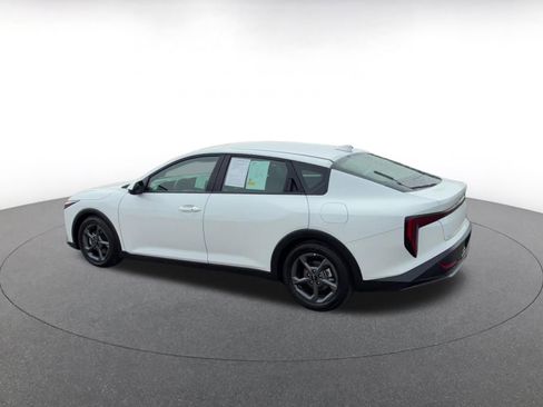 Used 2025 Kia K4 LXS image 10