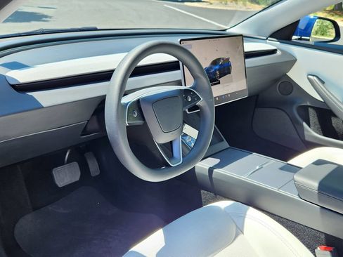 Used 2025 Tesla Model 3 Long Range AWD/4WD image 7
