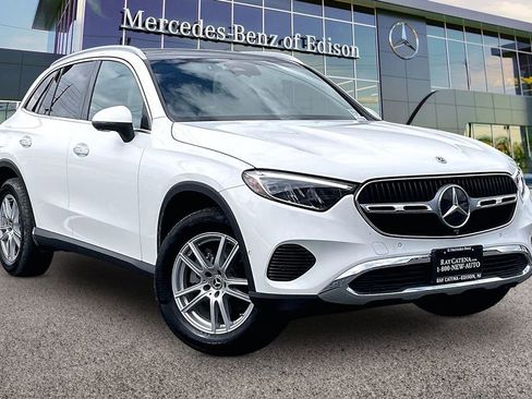 Used 2023 Mercedes-Benz GLC 300 4MATIC image 1