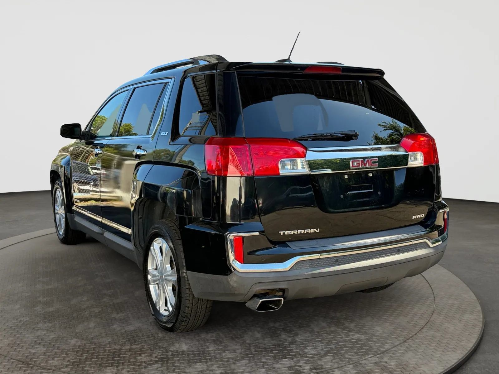 Used 2016 GMC Terrain SLT w/ Open Road Package AWD/4WD image 8