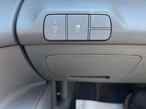 Certified 2024 Hyundai Elantra SEL w/ Convenience Package FWD image 19