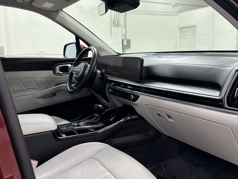 Used 2024 Kia Sorento SX image 27