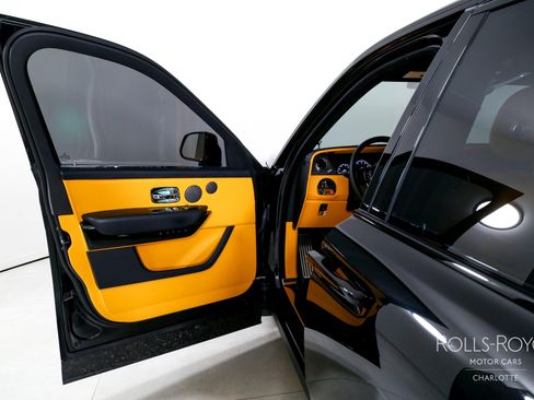 Used 2024 Rolls-Royce Cullinan image 11