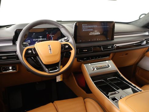 New 2026 Lincoln Aviator Black Label AWD/4WD image 2