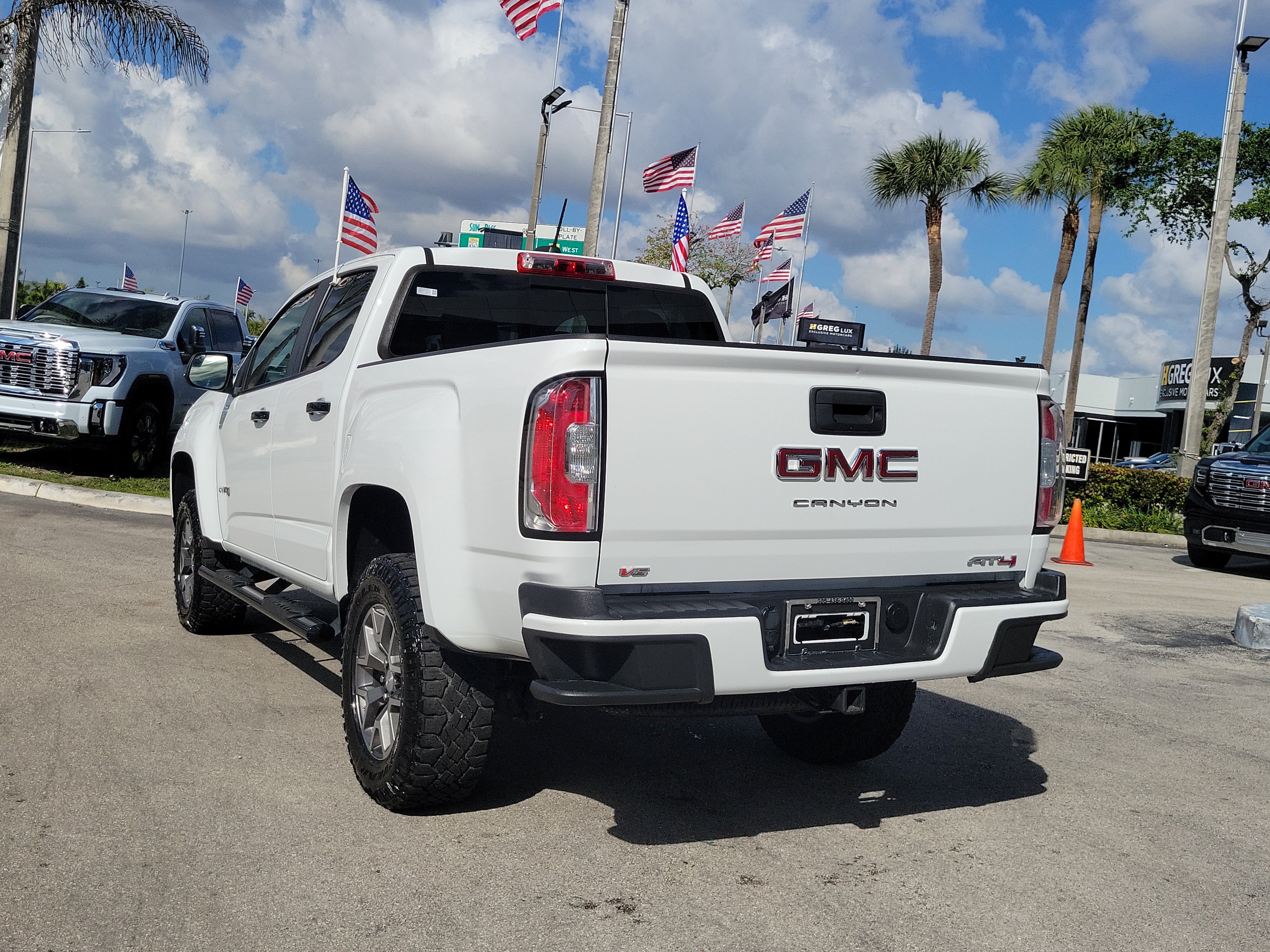 Used 2022 GMC Canyon AT4 w/ Trailering Package AWD/4WD image 7