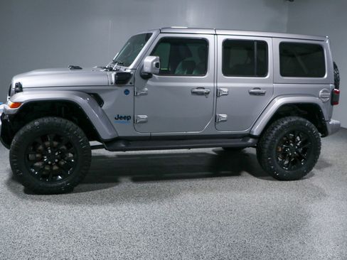 Used 2021 Jeep Wrangler Unlimited Sahara image 11