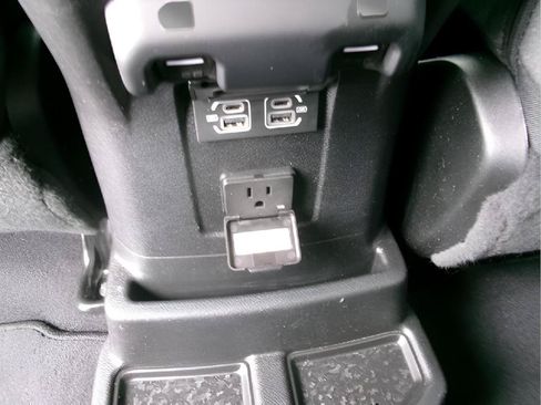 Used 2025 Jeep Wrangler Unlimited Sahara w/ Safety Group AWD/4WD image 11