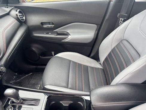 Used 2023 Nissan Kicks SR w/ SR Premium Package FWD image 16