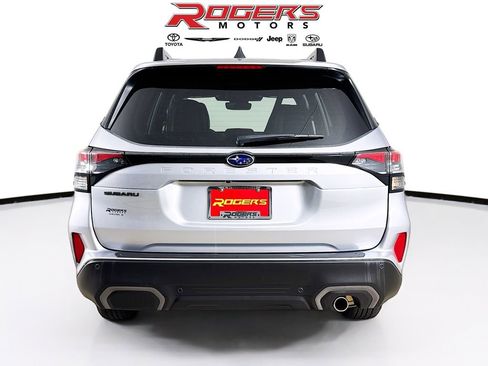 Certified 2025 Subaru Forester Limited w/ Popular Package #2 image 6