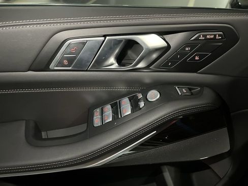 Used 2026 BMW X7 xDrive40i image 13