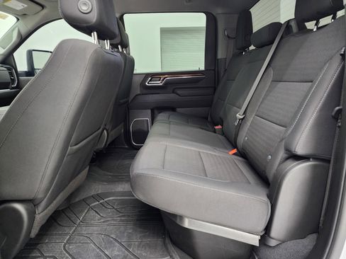 Used 2024 Chevrolet Silverado 3500 LT w/ Convenience Package image 9