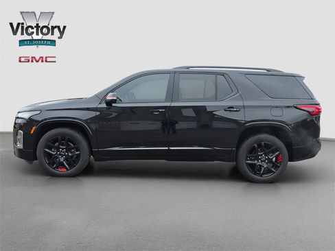 Used 2023 Chevrolet Traverse Premier w/ Redline Edition image 6