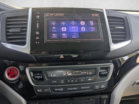 Used 2017 Honda Pilot Touring image 14