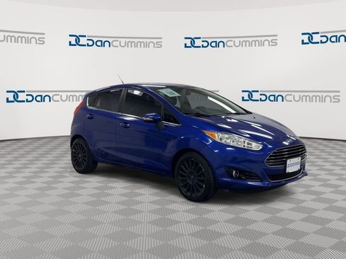 Used 2014 Ford Fiesta Titanium image 2