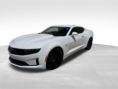 Used 2020 Chevrolet Camaro LT image 1