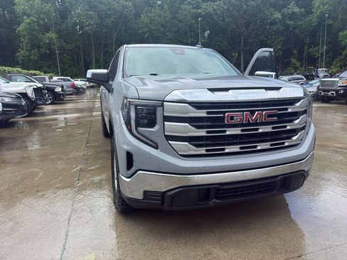 Used 2024 GMC Sierra 1500 SLE RWD image 2