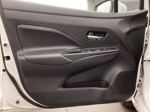 Used 2023 Nissan Versa SV image 27