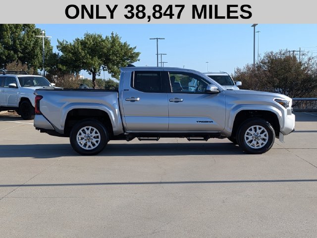Used 2025 Toyota Tacoma SR5 AWD/4WD image 4