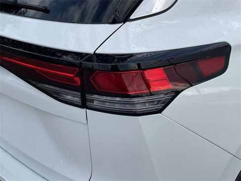 Used 2025 Volkswagen Tiguan S image 28