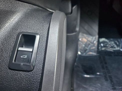 Used 2018 Audi Q5 2.0T Premium Plus w/ Premium Plus Package image 35